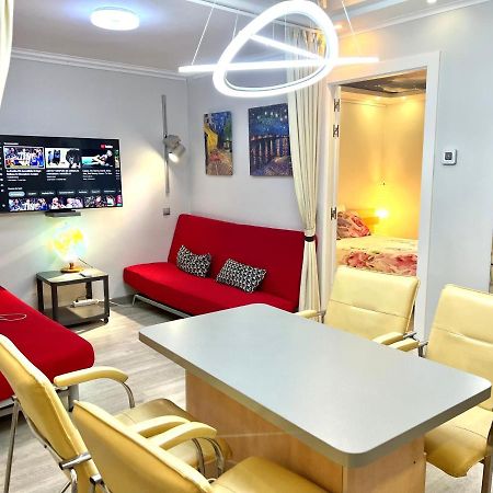 הוספיטלט דה יוברגאט Camp Nou, Europa Fira - Modern Two-Bedroom Apartment With Heating מראה חיצוני תמונה