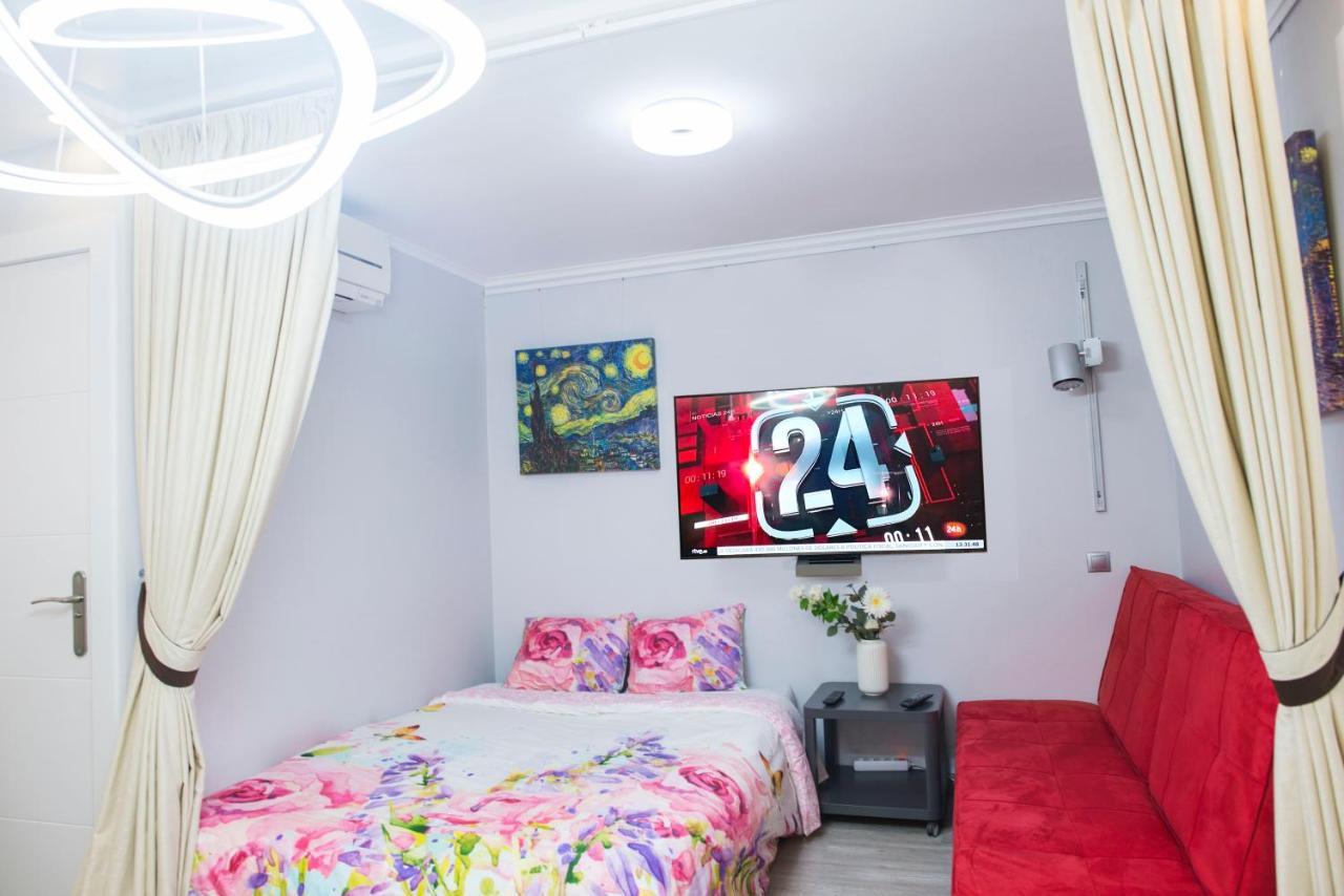 הוספיטלט דה יוברגאט Camp Nou, Europa Fira - Modern Two-Bedroom Apartment With Heating מראה חיצוני תמונה
