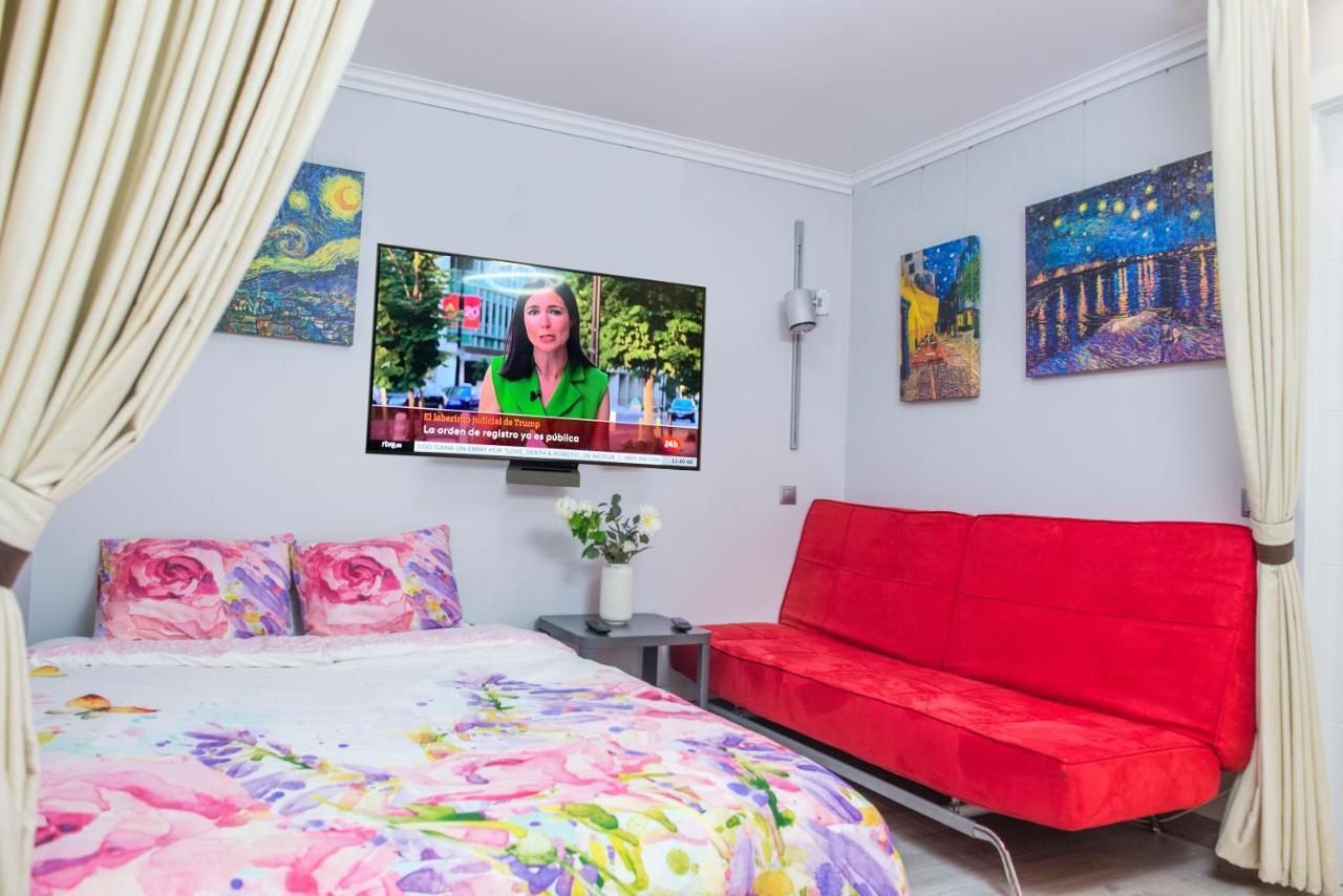 הוספיטלט דה יוברגאט Camp Nou, Europa Fira - Modern Two-Bedroom Apartment With Heating מראה חיצוני תמונה