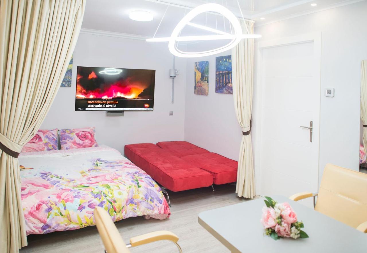 הוספיטלט דה יוברגאט Camp Nou, Europa Fira - Modern Two-Bedroom Apartment With Heating מראה חיצוני תמונה