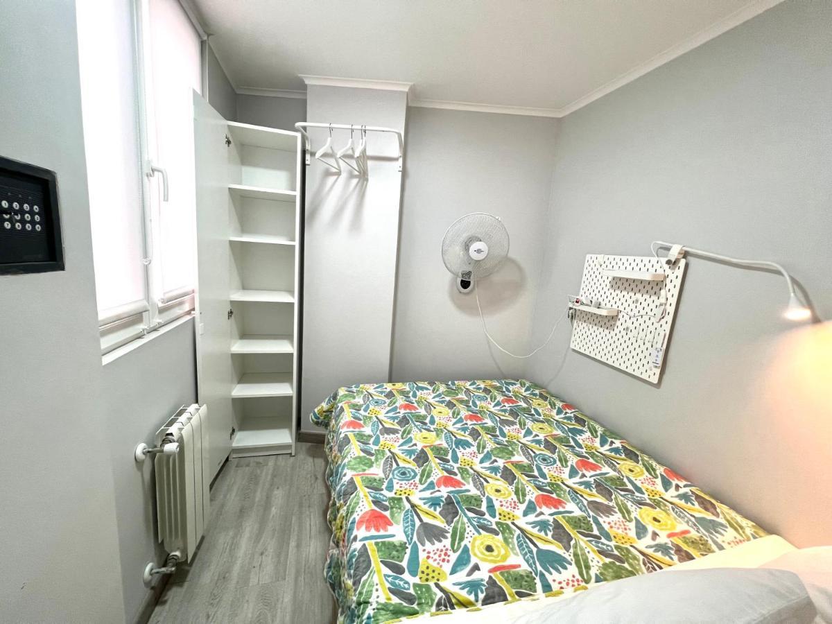הוספיטלט דה יוברגאט Camp Nou, Europa Fira - Modern Two-Bedroom Apartment With Heating מראה חיצוני תמונה
