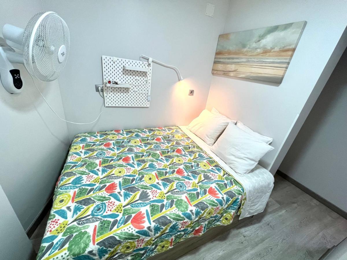 הוספיטלט דה יוברגאט Camp Nou, Europa Fira - Modern Two-Bedroom Apartment With Heating מראה חיצוני תמונה