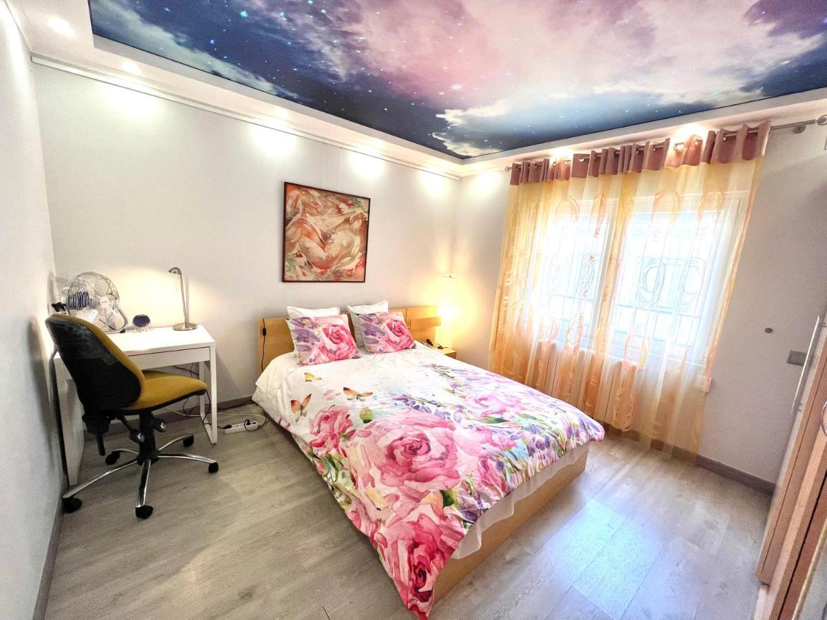 הוספיטלט דה יוברגאט Camp Nou, Europa Fira - Modern Two-Bedroom Apartment With Heating מראה חיצוני תמונה
