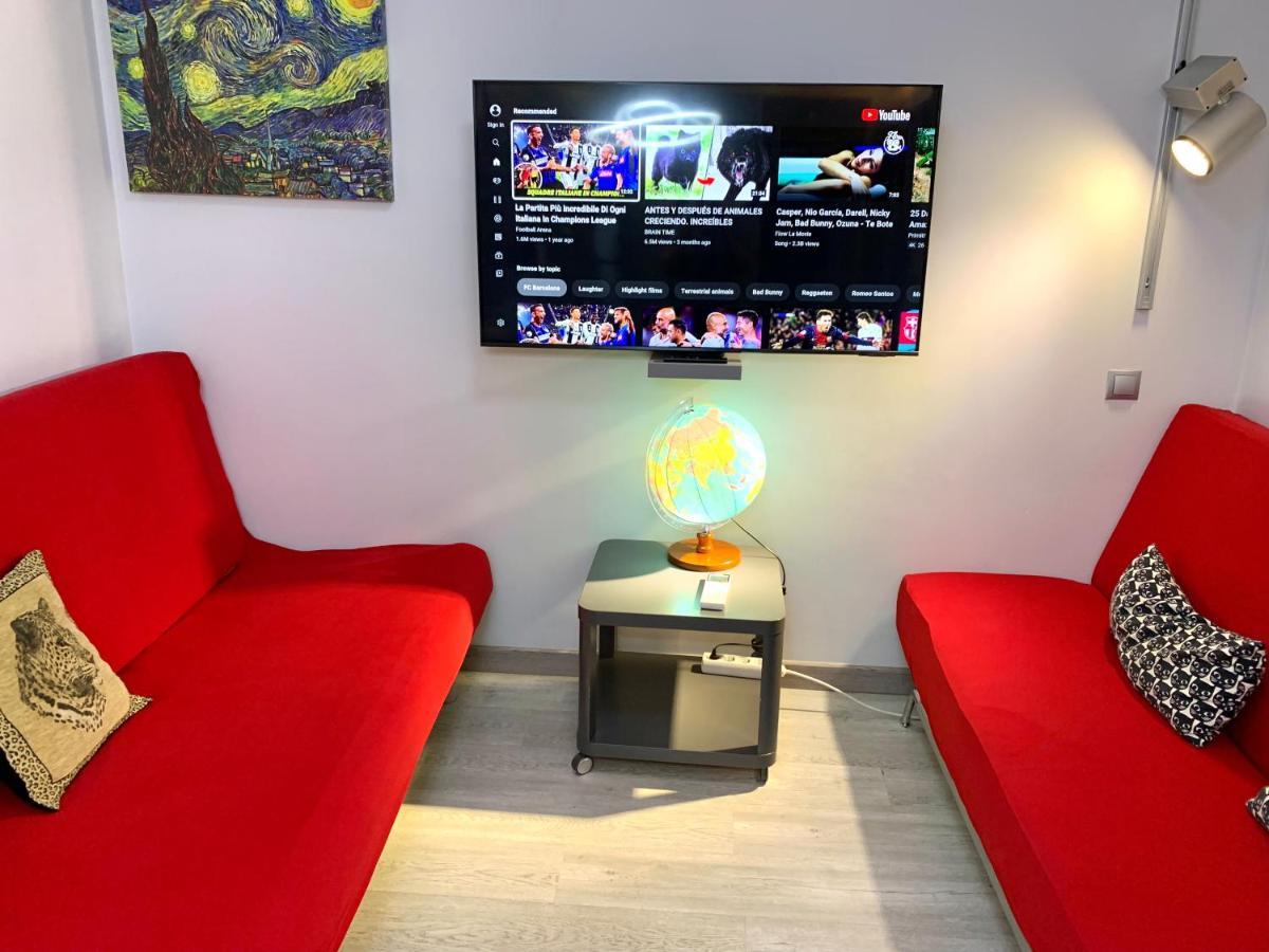 הוספיטלט דה יוברגאט Camp Nou, Europa Fira - Modern Two-Bedroom Apartment With Heating מראה חיצוני תמונה