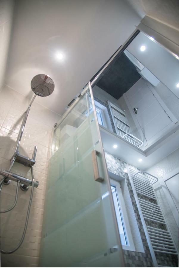 הוספיטלט דה יוברגאט Camp Nou, Europa Fira - Modern Two-Bedroom Apartment With Heating מראה חיצוני תמונה