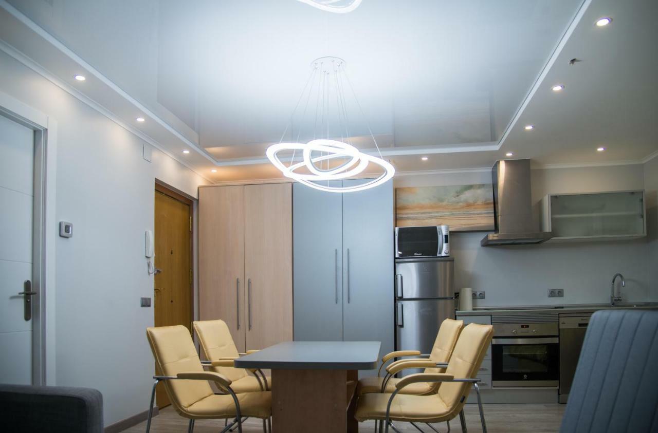 הוספיטלט דה יוברגאט Camp Nou, Europa Fira - Modern Two-Bedroom Apartment With Heating מראה חיצוני תמונה