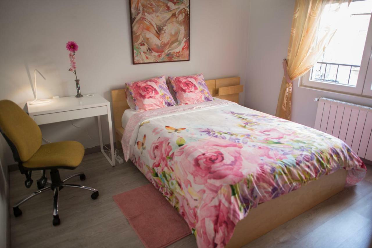 הוספיטלט דה יוברגאט Camp Nou, Europa Fira - Modern Two-Bedroom Apartment With Heating מראה חיצוני תמונה